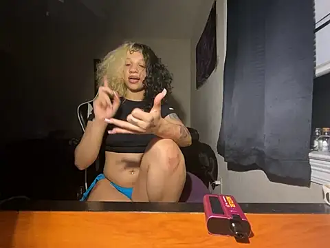 Creolegirl19 online show from December 2025 07:19:02 AM