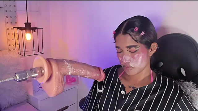 Snapshot of baby_naughty1_ chatting on February 2025 04:50:02 PM baby naughty1 online show from February 2025 04:50:02 PM