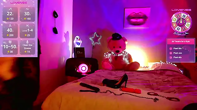Snapshot of Stripgirl31 chatting on February 2025 12:17:02 AM Stripgirl31 online show from February 2025 12:17:02 AM