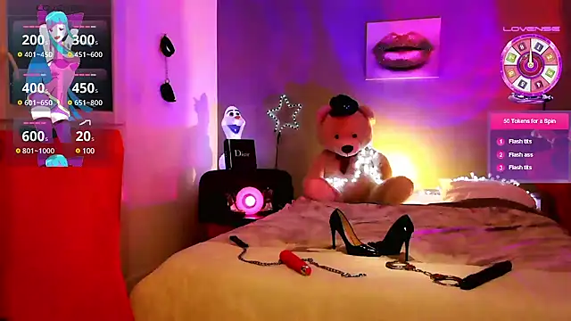 Snapshot of Stripgirl31 chatting on February 2025 05:31:02 PM Stripgirl31 online show from February 2025 05:31:02 PM