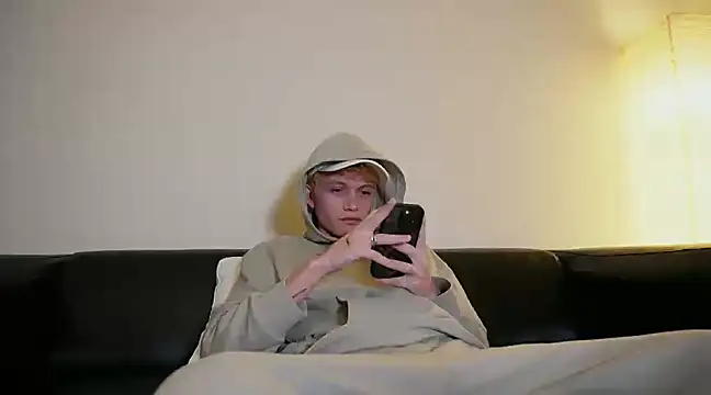 ccamilo-andress online show from December 2024 05:18:02 PM