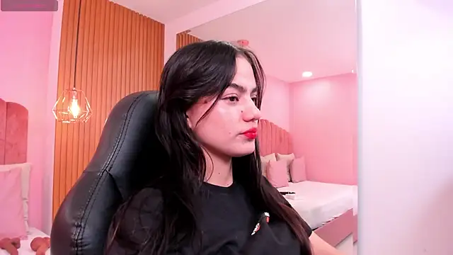 ariel jonees online show from March 2025 04:40:02 PM