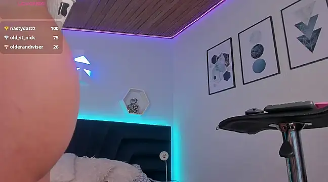 Snapshot of _gia_rose chatting on February 2025 08:59:02 PM gia rose online show from February 2025 08:59:02 PM