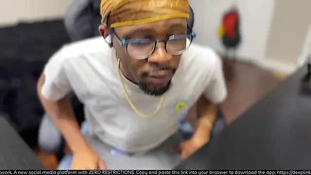 MobyDxck online show from April 2026 10:07:02 PM