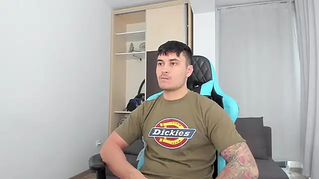 MatMalonne online show from December 2025 09:23:01 AM