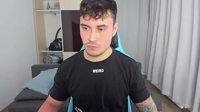 MatMalonne online show from December 2025 02:17:01 PM