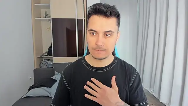 MatMalonne online show from April 2026 07:35:02 AM