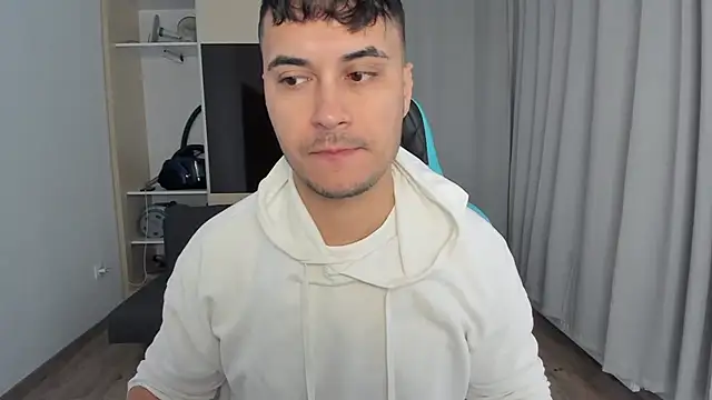 MatMalonne online show from November 2025 06:34:01 AM