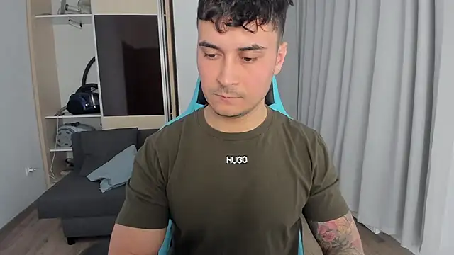 MatMalonne online show from November 2025 01:22:01 PM