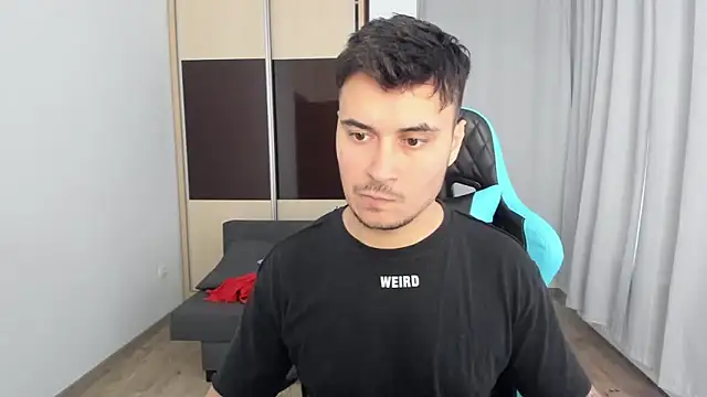 MatMalonne online show from December 2025 01:17:02 PM