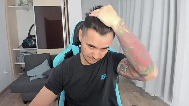 MatMalonne online show from November 2025 07:53:02 AM