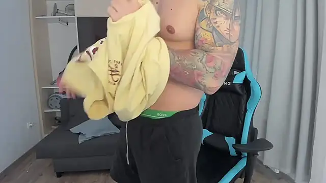 MatMalonne online show from November 2025 12:39:02 PM