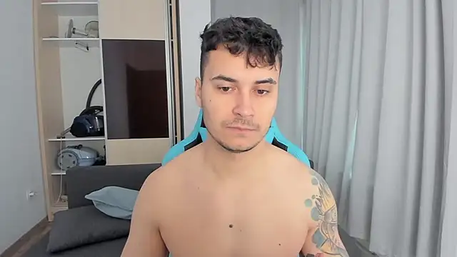 MatMalonne online show from December 2025 06:56:01 AM