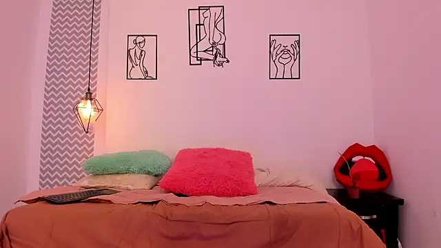 Snapshot of cloehonney chatting on February 2026 11:30:02 AM cloehonney online show from February 2026 11:30:02 AM