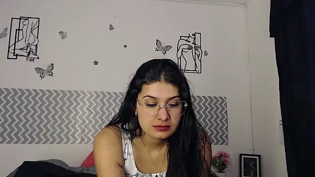 cloehonney online show from October 2025 08:54:02 PM