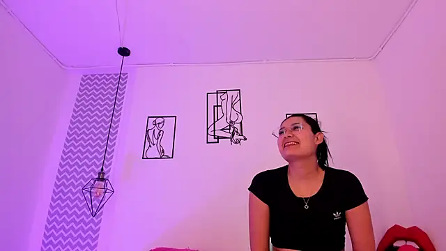 cloehonney online show from October 2025 04:07:02 PM