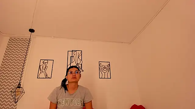 cloehonney online show from October 2025 07:14:01 PM