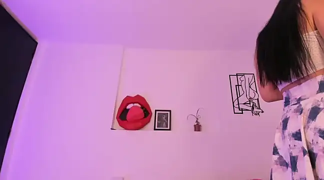 cloehonney online show from March 2025 12:12:01 PM