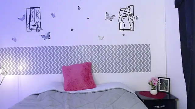 cloehonney online show from September 2025 07:29:02 PM