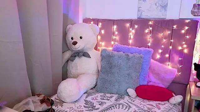 MiahJoness online show from November 2025 10:37:01 PM