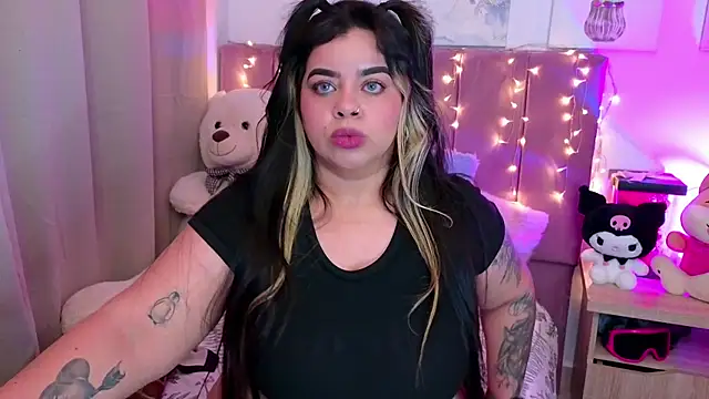 MiahJoness online show from November 2025 10:35:01 PM