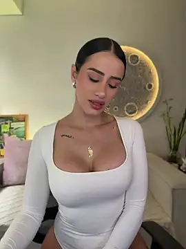 SarahhSmitth1 online show from June 2026 03:50:01 PM