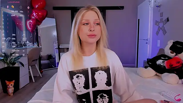lilyvibe online show from February 2025 08:25:01 PM