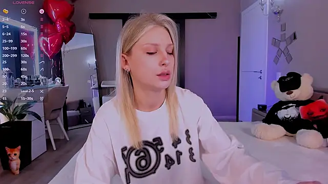 lilyvibe online show from February 2025 05:38:02 PM