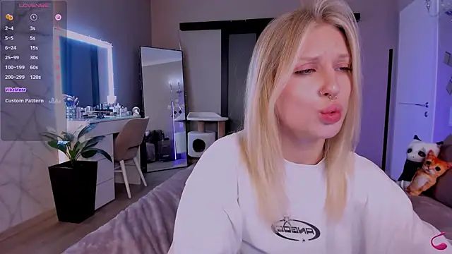 lilyvibe online show from February 2025 06:03:01 PM