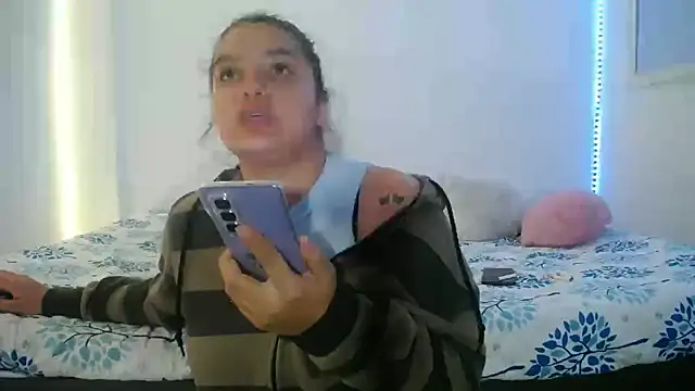 Snapshot of Laurenkenner_ chatting on February 2025 04:17:02 PM Laurenkenner online show from February 2025 04:17:02 PM