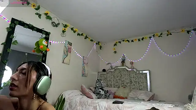 Tomoe b online show from January 2026 07:58:01 AM