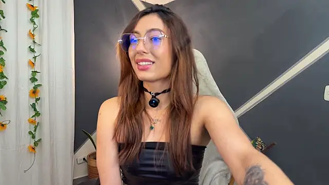 Snapshot of Tomoe_b chatting on June 2026 01:14:01 AM Tomoe b online show from June 2026 01:14:01 AM