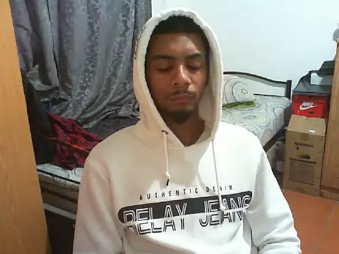 Snapshot of 29YOURZ_28_ chatting on October 2025 04:19:02 PM 29YOURZ 28 online show from October 2025 04:19:02 PM