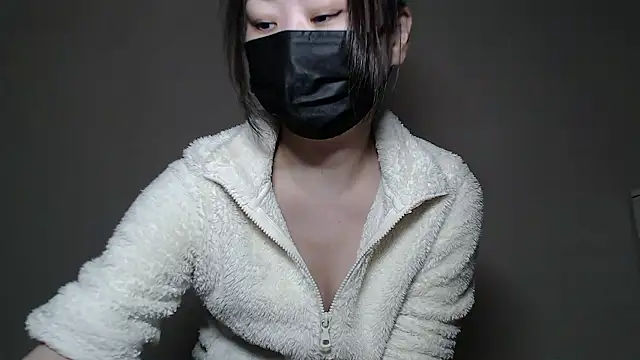 Snapshot of Hika-Channel chatting on December 2025 10:32:02 AM Hika-Channel online show from December 2025 10:32:02 AM