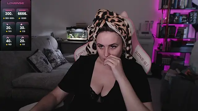 Snapshot of SexyWitch_666 chatting on June 2026 10:16:02 AM SexyWitch 666 online show from June 2026 10:16:02 AM