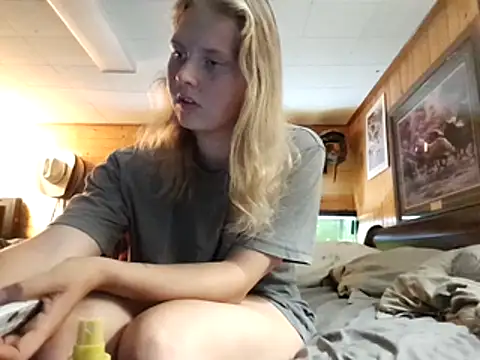 Ryan and Aurora online show from June 2026 07:25:02 PM