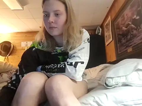 Ryan and Aurora online show from January 2026 02:38:02 AM