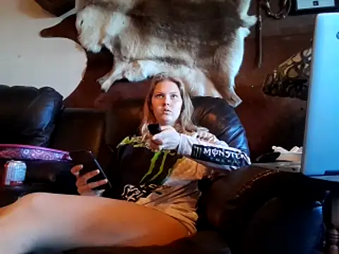Ryan and Aurora online show from April 2026 03:13:01 PM