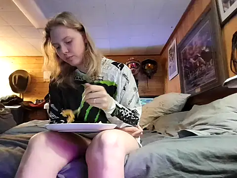 Ryan and Aurora online show from April 2026 10:34:01 PM