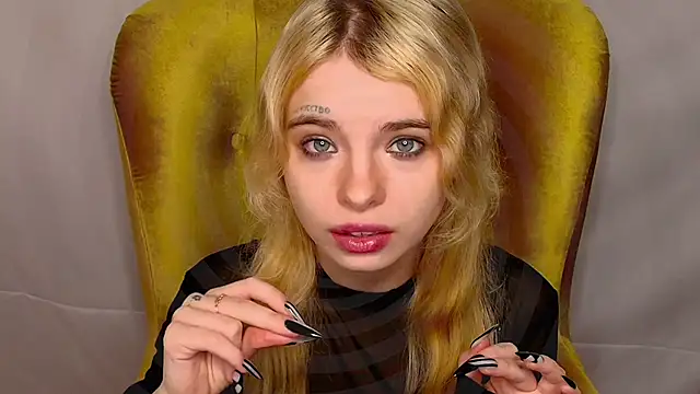 MisssLola online show from October 2025 02:06:02 PM