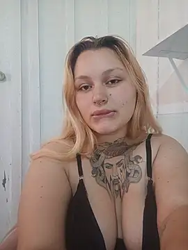 Snapshot of Aninhababyy chatting on July 2026 03:57:01 PM Aninhababyy online show from July 2026 03:57:01 PM