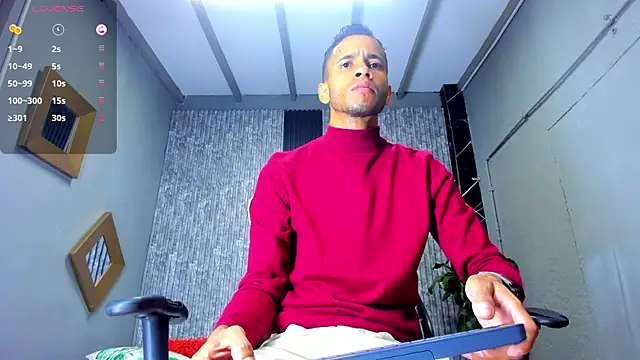 Snapshot of alex_bigcock11 chatting on March 2025 11:53:01 AM alex bigcock11 online show from March 2025 11:53:01 AM