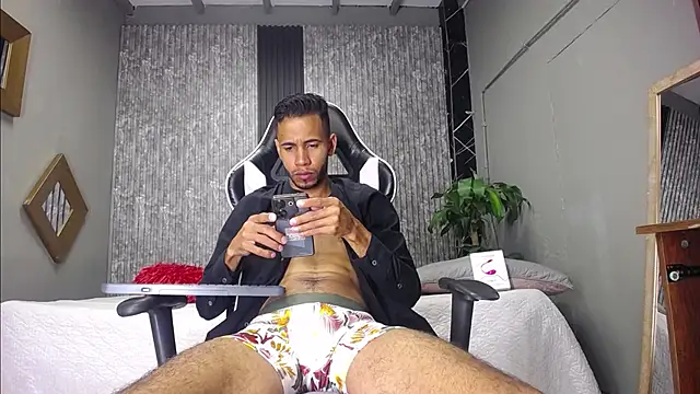 Snapshot of alex_bigcock11 chatting on February 2025 12:16:02 PM alex bigcock11 online show from February 2025 12:16:02 PM