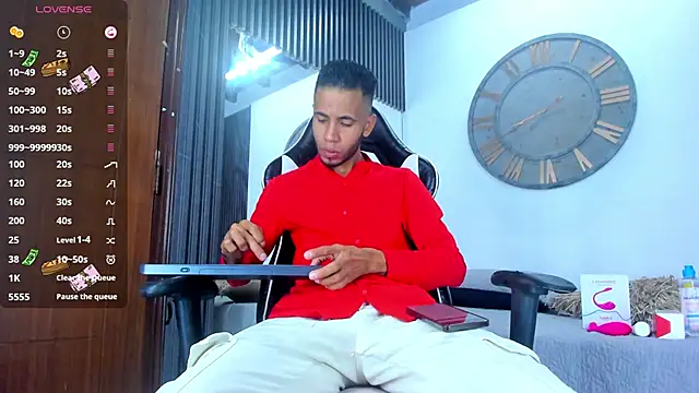 Snapshot of alex_bigcock11 chatting on February 2025 03:29:02 AM alex bigcock11 online show from February 2025 03:29:02 AM