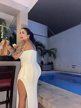 kiim taaylor online show from October 2025 01:04:02 AM