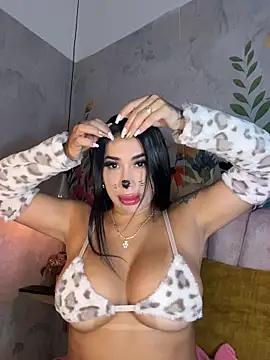 kiim taaylor online show from October 2025 03:02:01 PM