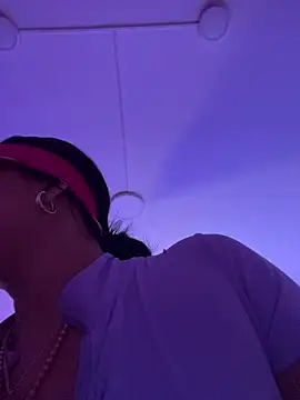 kiim taaylor online show from October 2025 06:06:02 PM