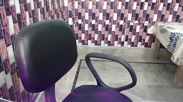 Snapshot of N-Natasha chatting on September 2025 05:17:01 PM N-Natasha online show from September 2025 05:17:01 PM