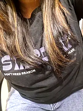 Snapshot of N-Natasha chatting on March 2025 10:43:01 PM N-Natasha online show from March 2025 10:43:01 PM