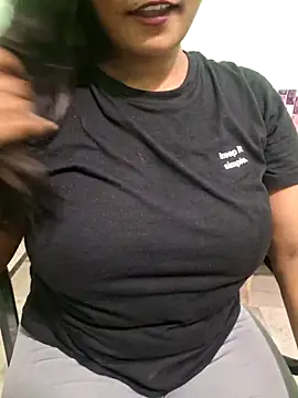 Snapshot of N-Natasha chatting on September 2025 05:11:01 PM N-Natasha online show from September 2025 05:11:01 PM